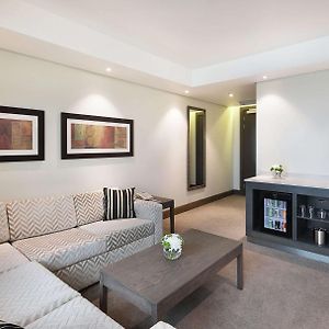 Deluxe King Suite